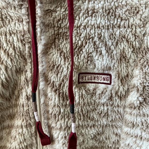 Super warm and fuzzy Billabong jacket - Picture 2 of 7